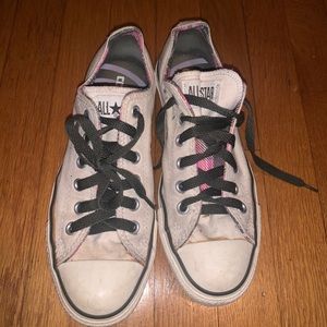 cream converse with Reversible tongue